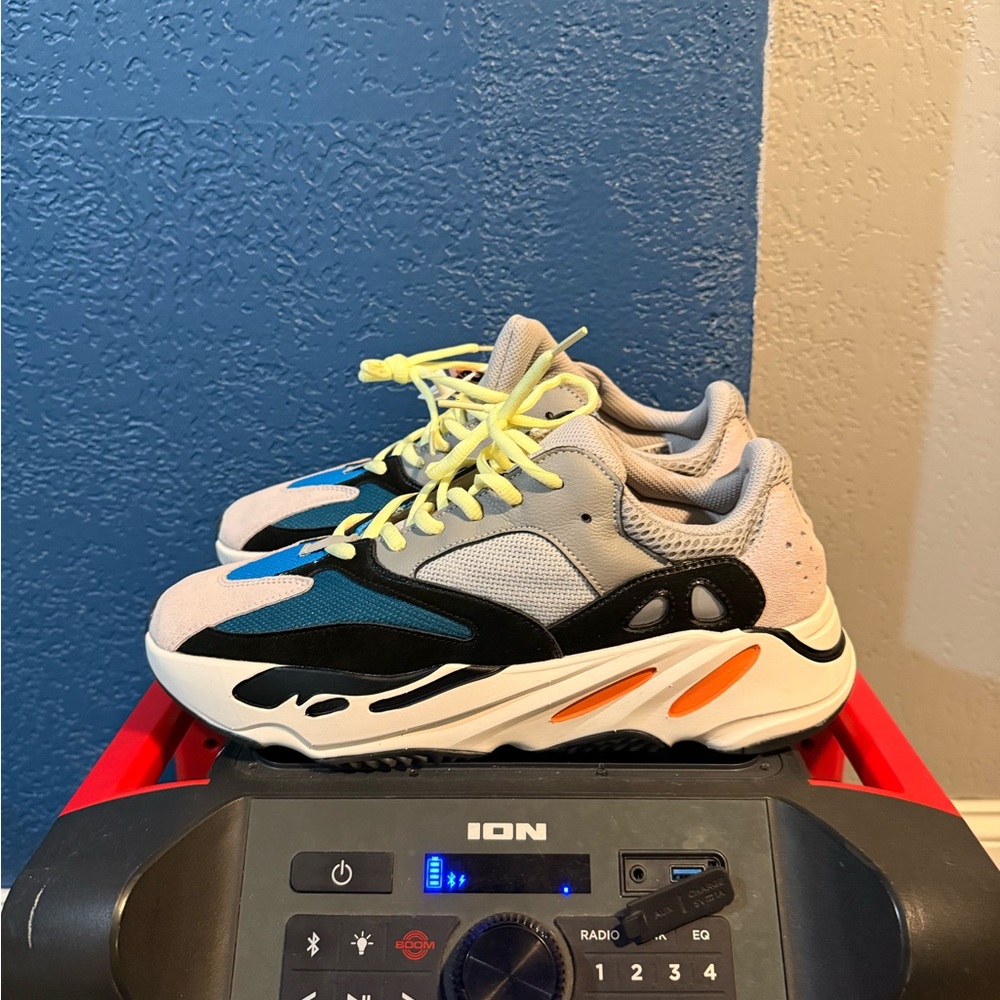 yeezy 700